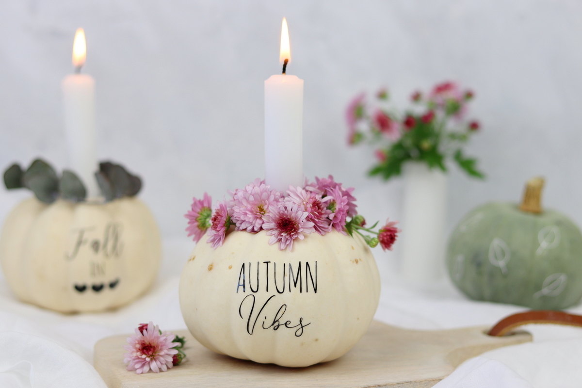 DIY Anleitung - aus einem Kürbis einen Kerzenhalter einfach selber machen und mit dem Plotter und Blumen verzieren