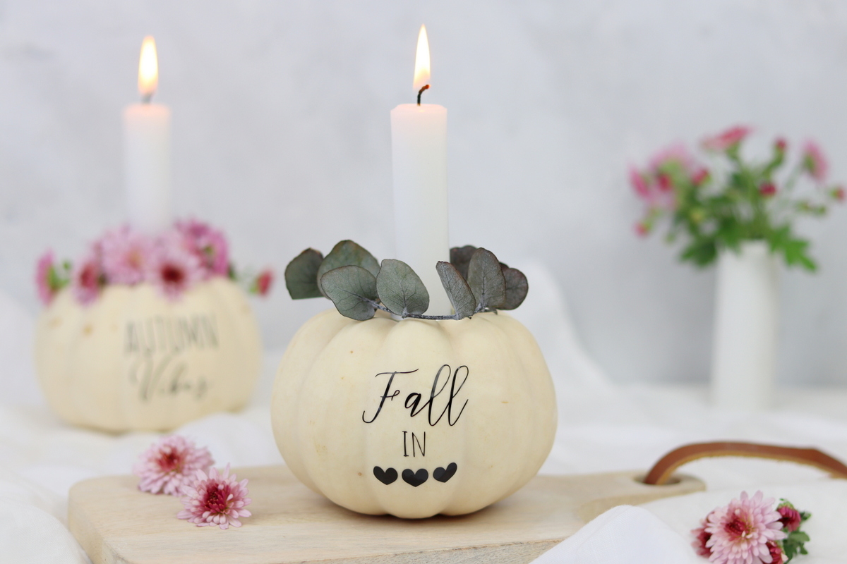 DIY Anleitung - aus einem Kürbis einen Kerzenhalter einfach selber machen und mit dem Plotter und Blumen verzieren