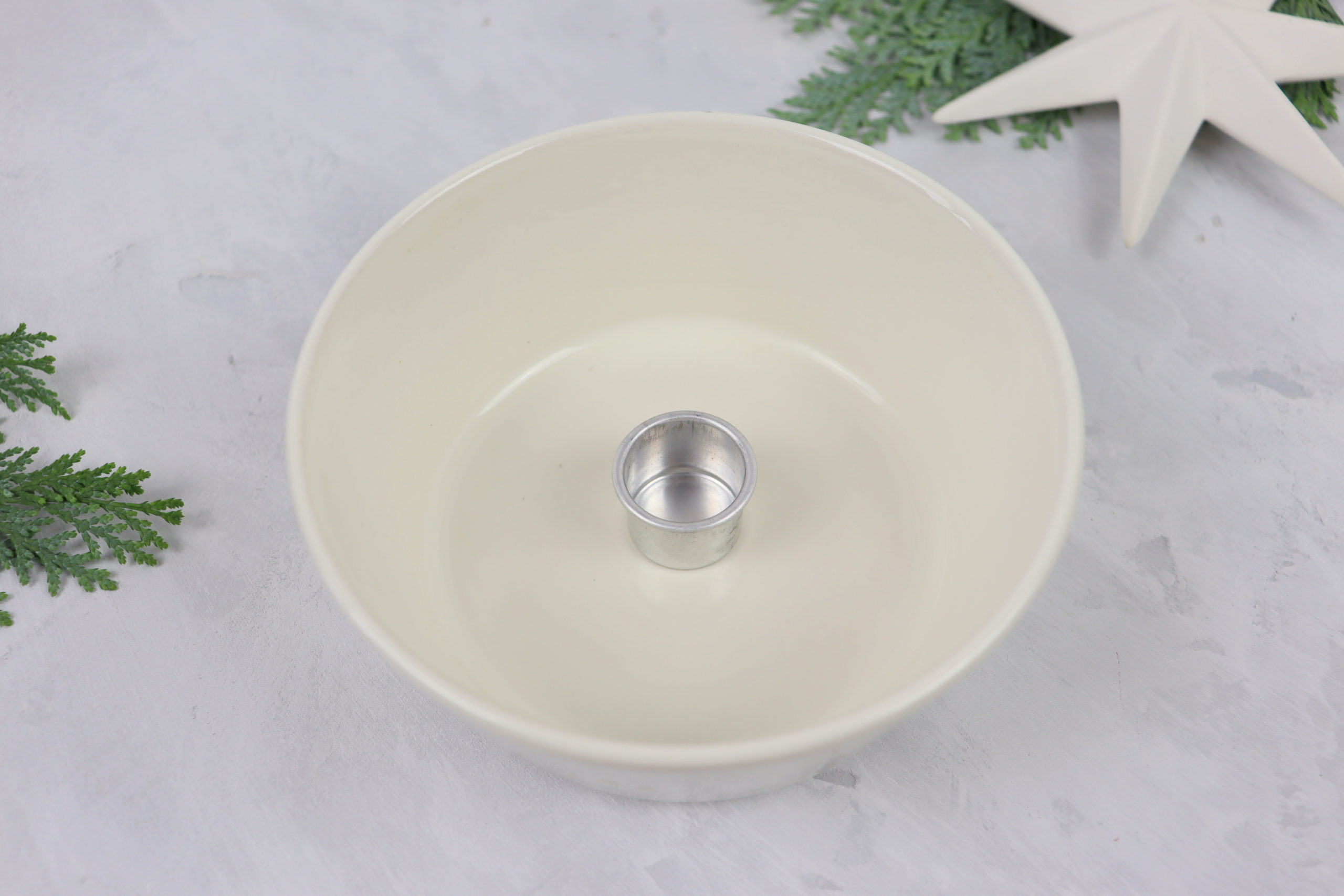 DIY selbstgemachter Kerzenständer im skandinavischen Stil mit Anleitung zum Kerzen drehen