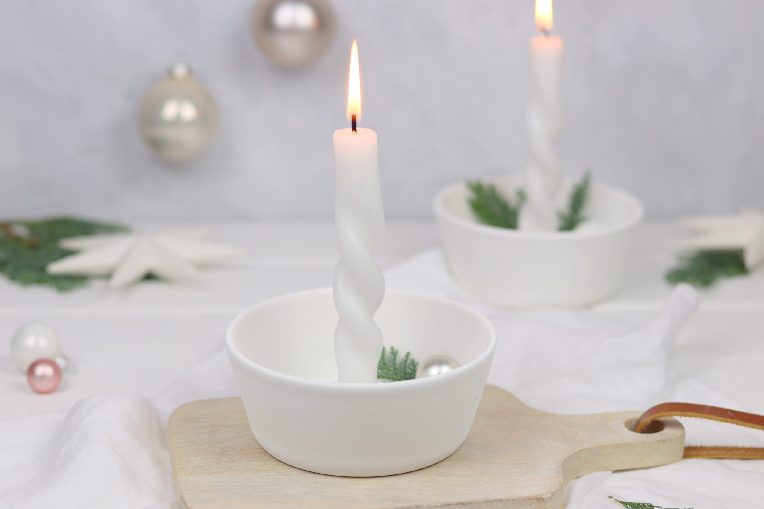 DIY selbstgemachter Kerzenständer im skandinavischen Stil mit Anleitung zum Kerzen drehen