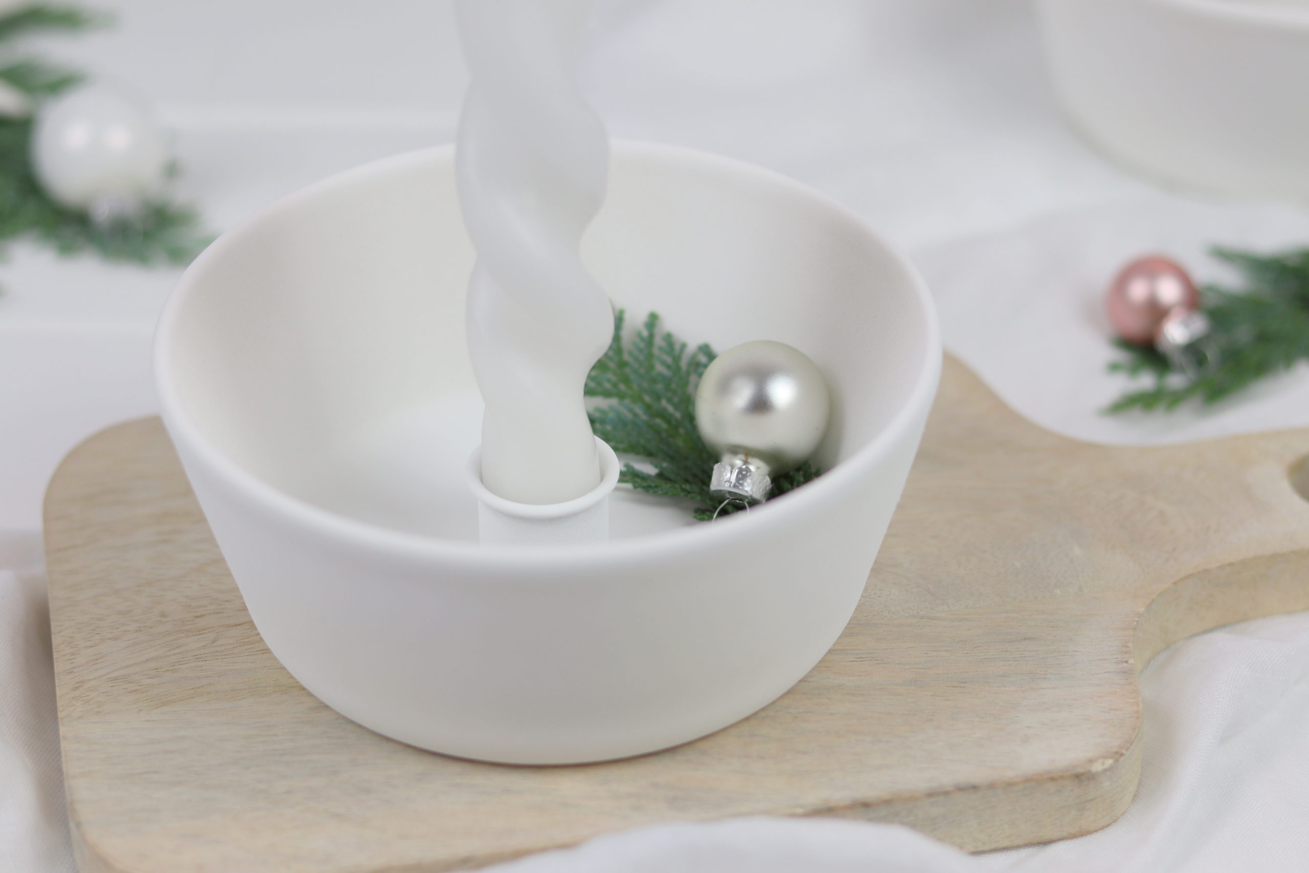 DIY selbstgemachter Kerzenständer im skandinavischen Stil mit Anleitung zum Kerzen drehen