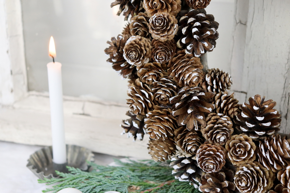DIY - selbstgemachter Kranz aus Zapfen / Zapfenkranz 