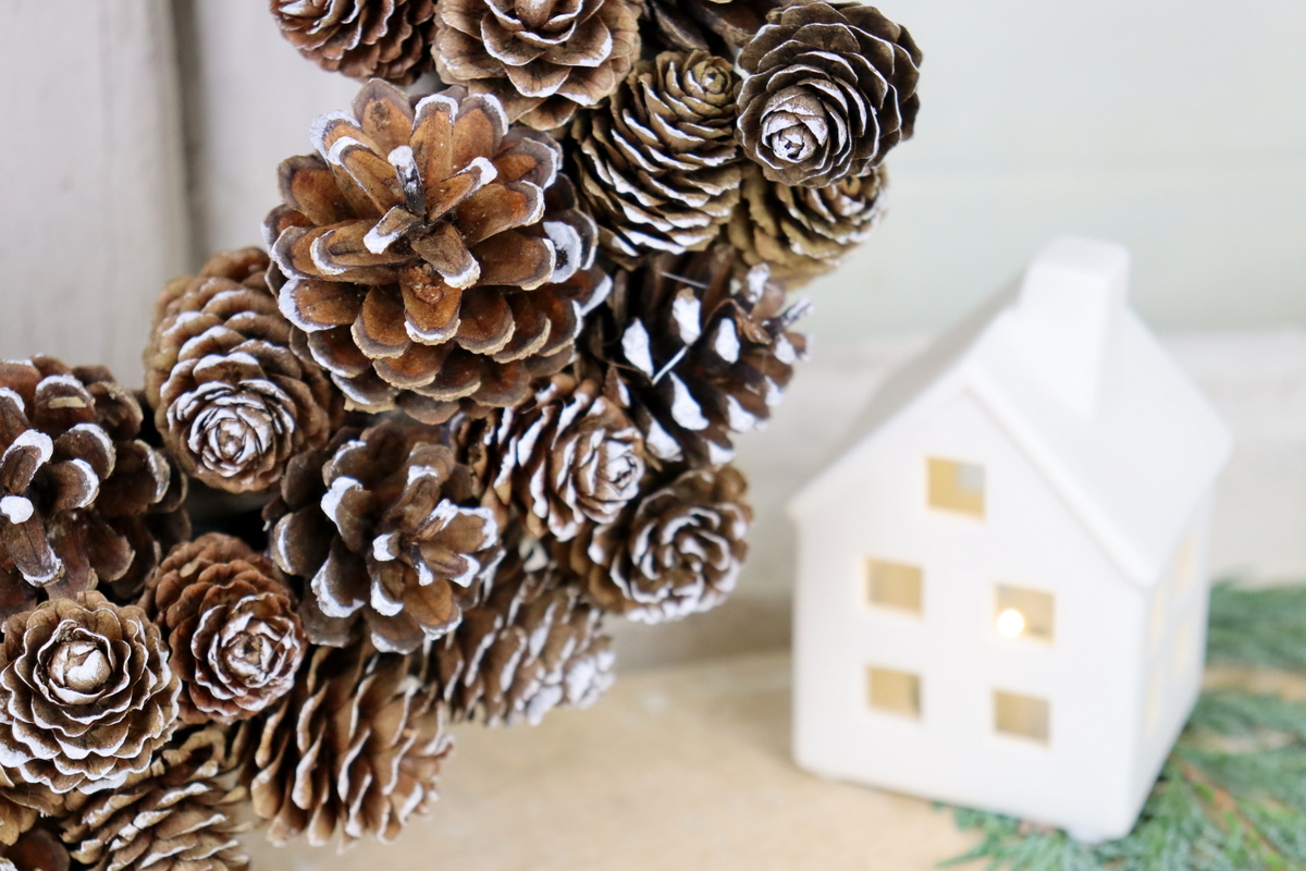 DIY - selbstgemachter Kranz aus Zapfen / Zapfenkranz 