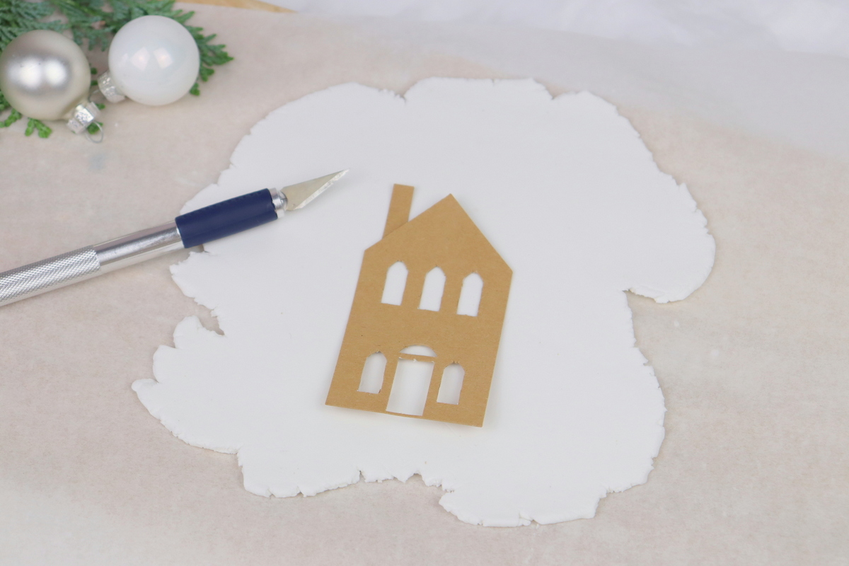 DIY Anleitung - selbstgemachte Lichthäuser aus Modelliermasse als Geschenkanhänger zu Weihnachten