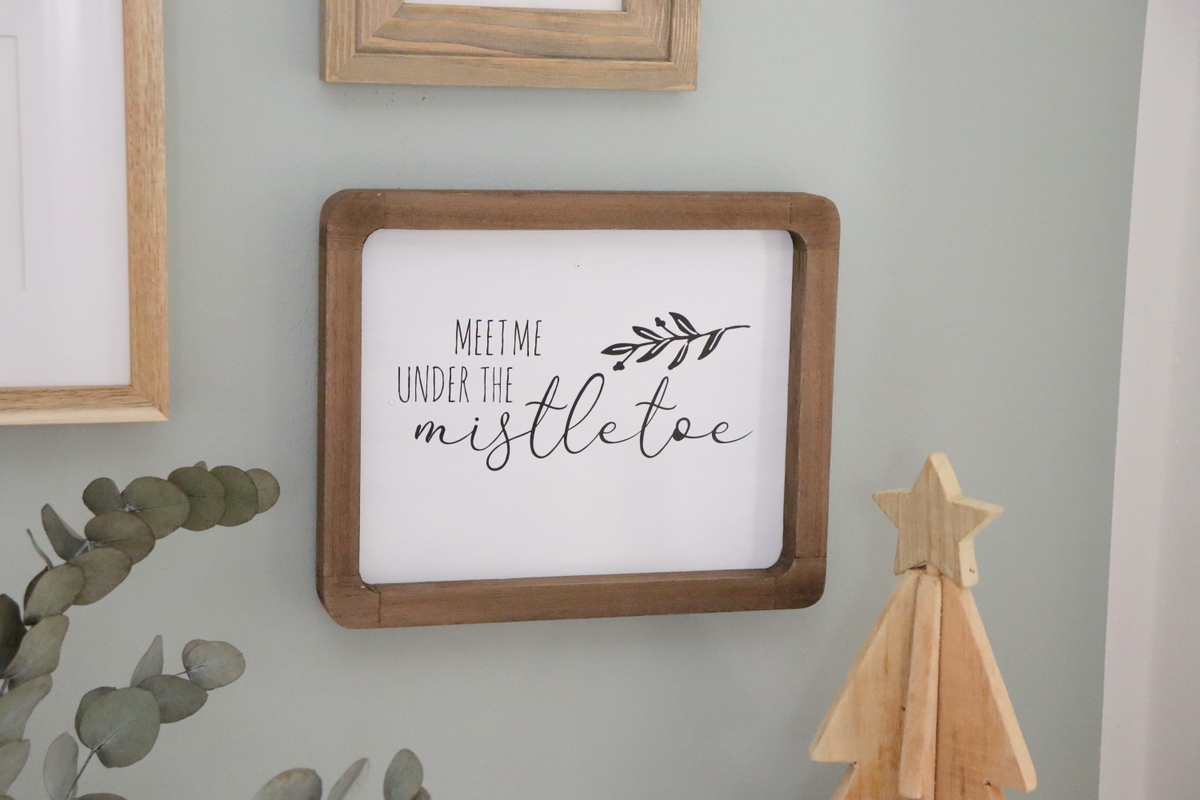 DIY Anleitung - selbstgemachte Weihnachtliche Schilder MEET ME UNDER THE MISTLETOE