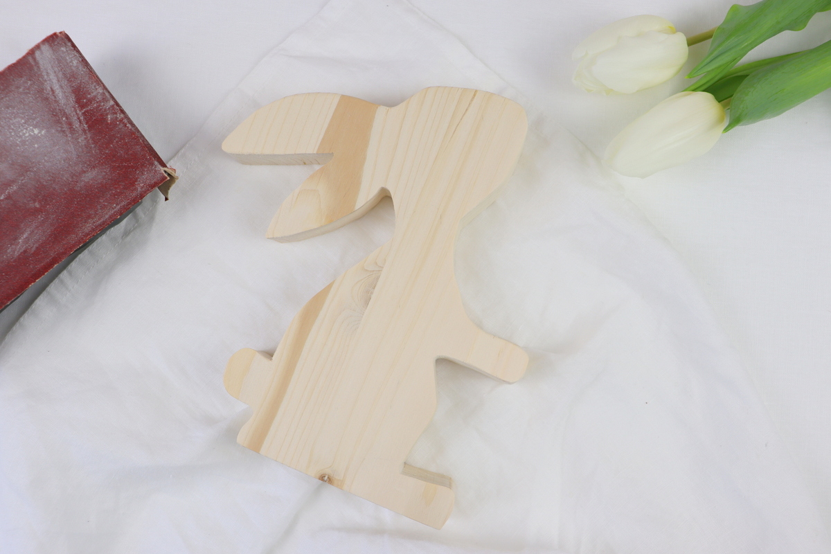 DIY - selbstgemachte Vase in Hasenform aus Holz zu Ostern