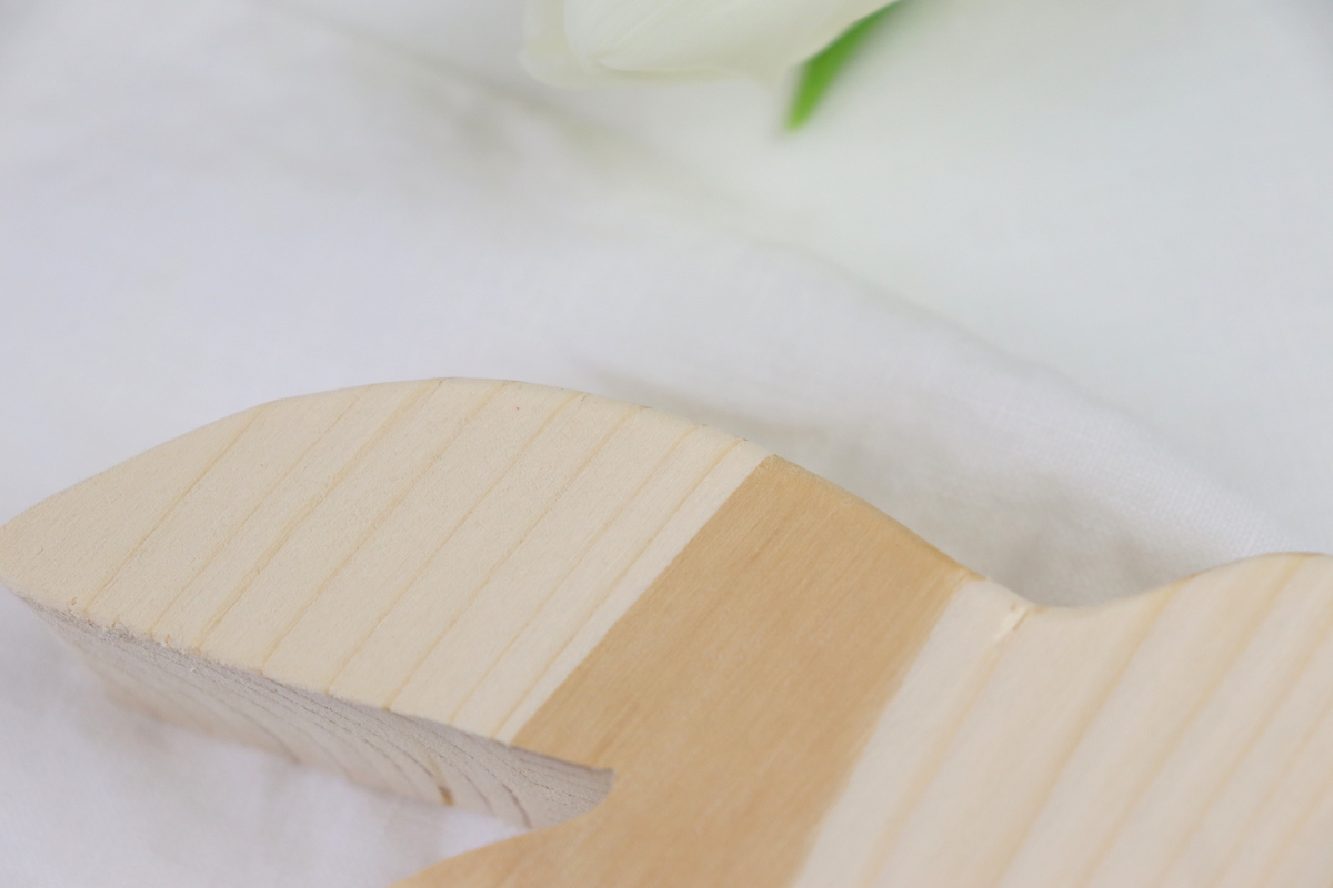 DIY - selbstgemachte Vase in Hasenform aus Holz zu Ostern 