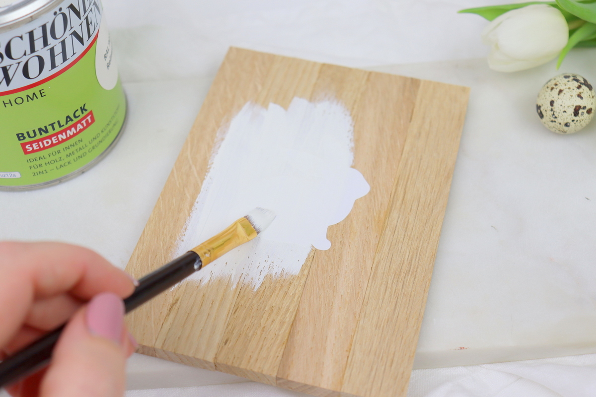 DIY - selbstgemachte Holzschilder zu Ostern aus Klötzchen mit Hasenmotiv