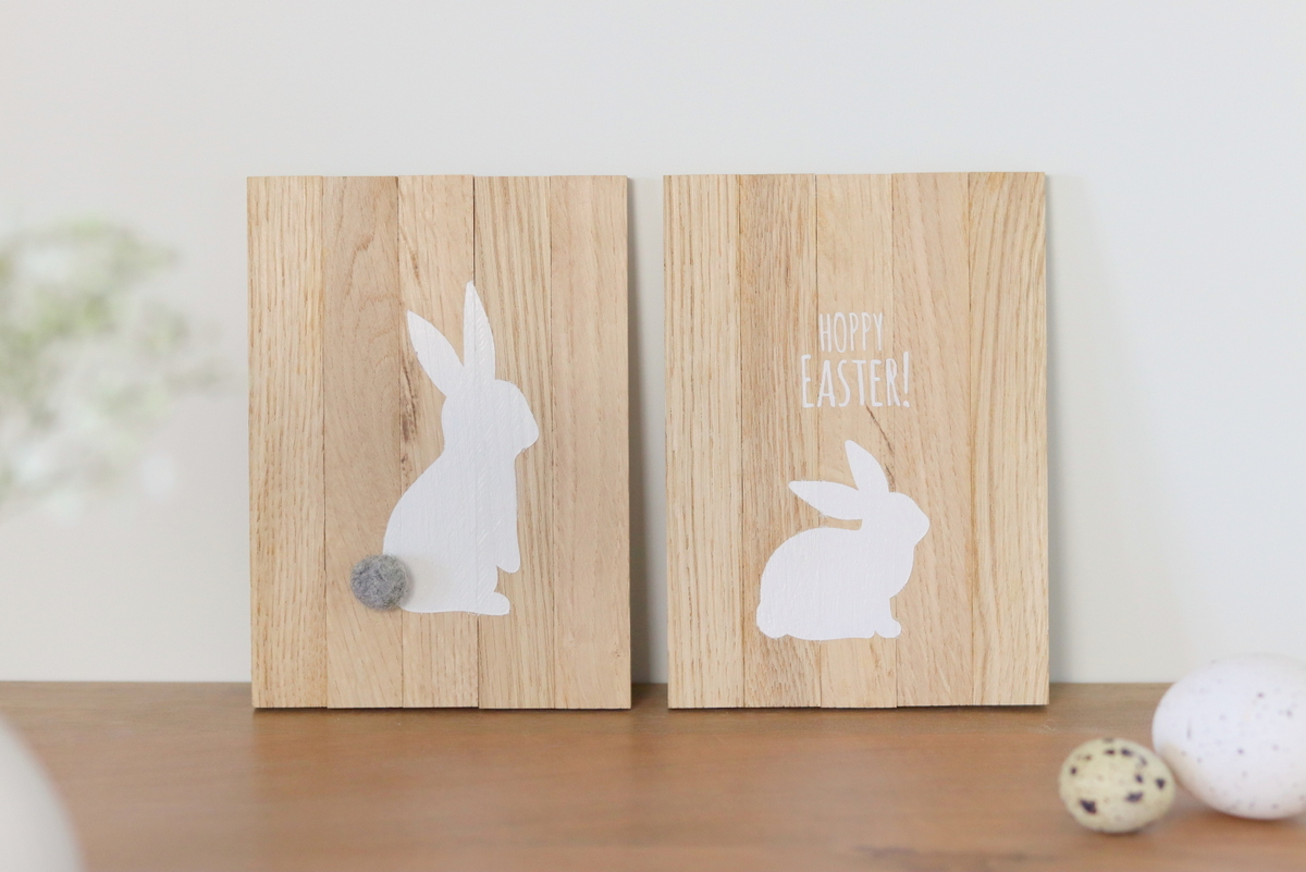 DIY - selbstgemachte Holzschilder zu Ostern aus Klötzchen mit Hasenmotiv