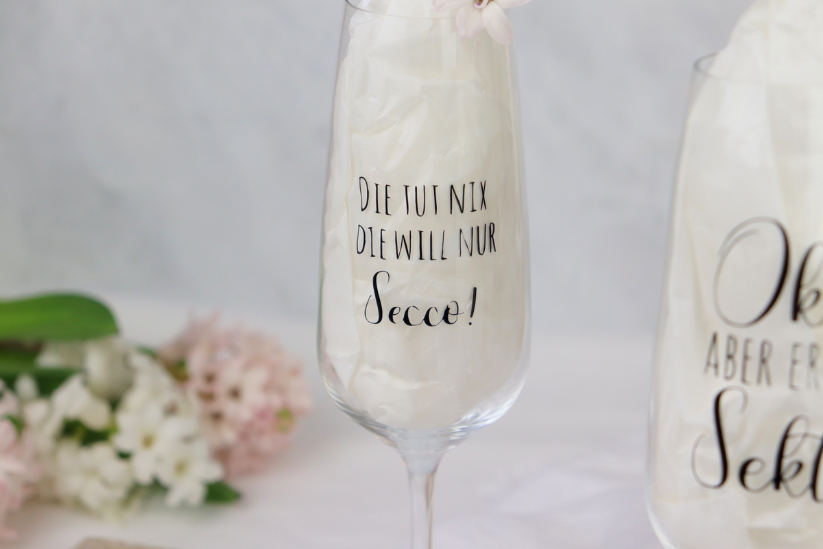 DIY - individualisierte Sektgläser mit dem Plotter oder Permanentmarker / Marker einfach selber machen + kostenlose Vorlage