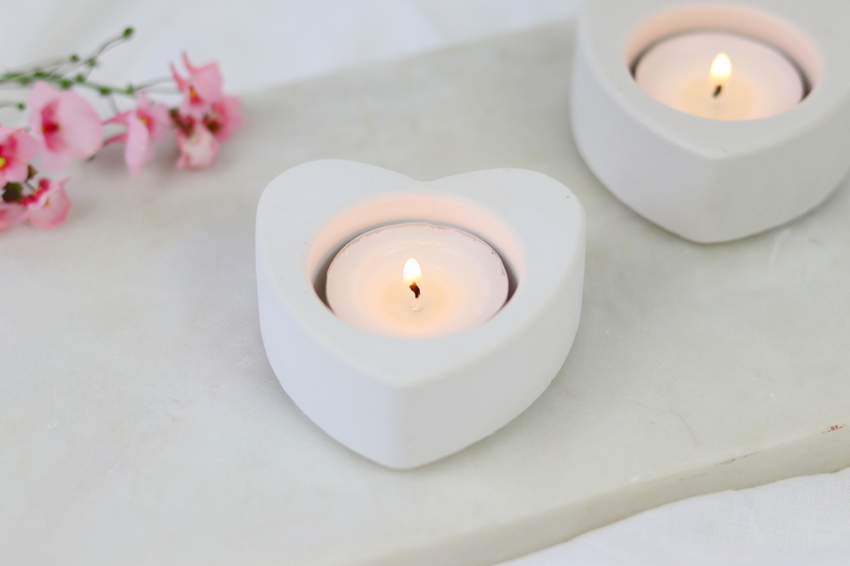DIY - selbstgemachte Teelichthalter in Herzform aus Raysin