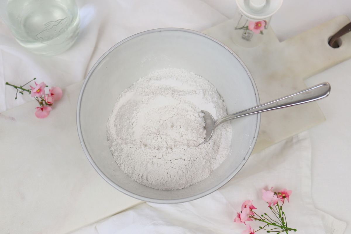 DIY - selbstgemachte Untersetzer in Herzform aus Raysin mit Plotter Vinyl-Schrift