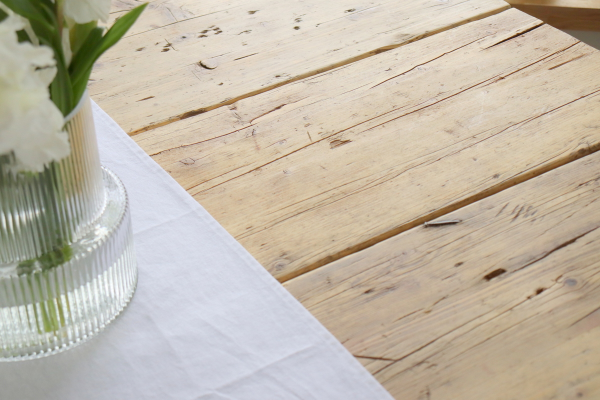 DIY - selbstgemachter Tisch aus alten Gerüstbohlen einfach selber bauen