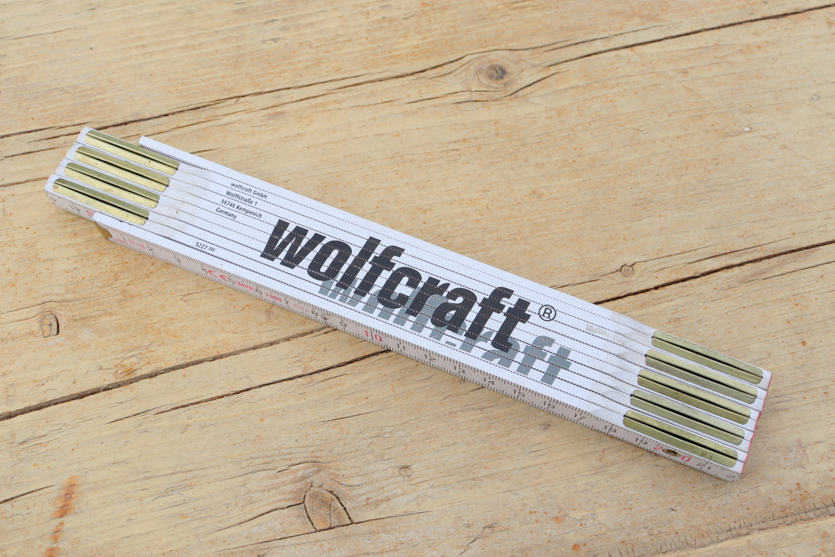 DIY - selbstgemachter Tisch aus alten Gerüstbohlen einfach selber bauen