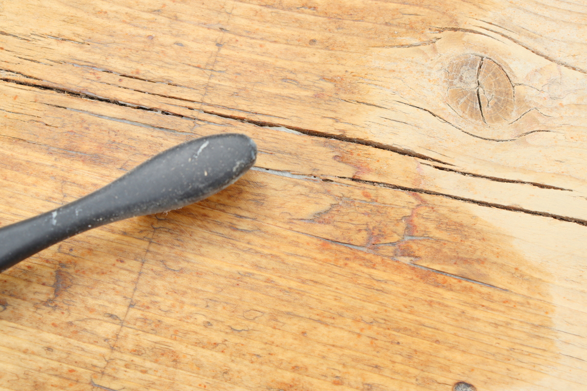 DIY - selbstgemachter Tisch aus alten Gerüstbohlen einfach selber bauen