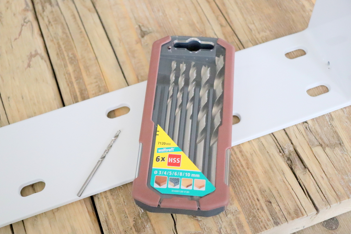 DIY - selbstgemachter Tisch aus alten Gerüstbohlen einfach selber bauen