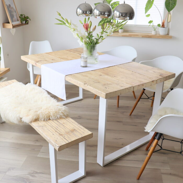 DIY - selbstgemachter Tisch aus alten Gerüstbohlen einfach selber bauen