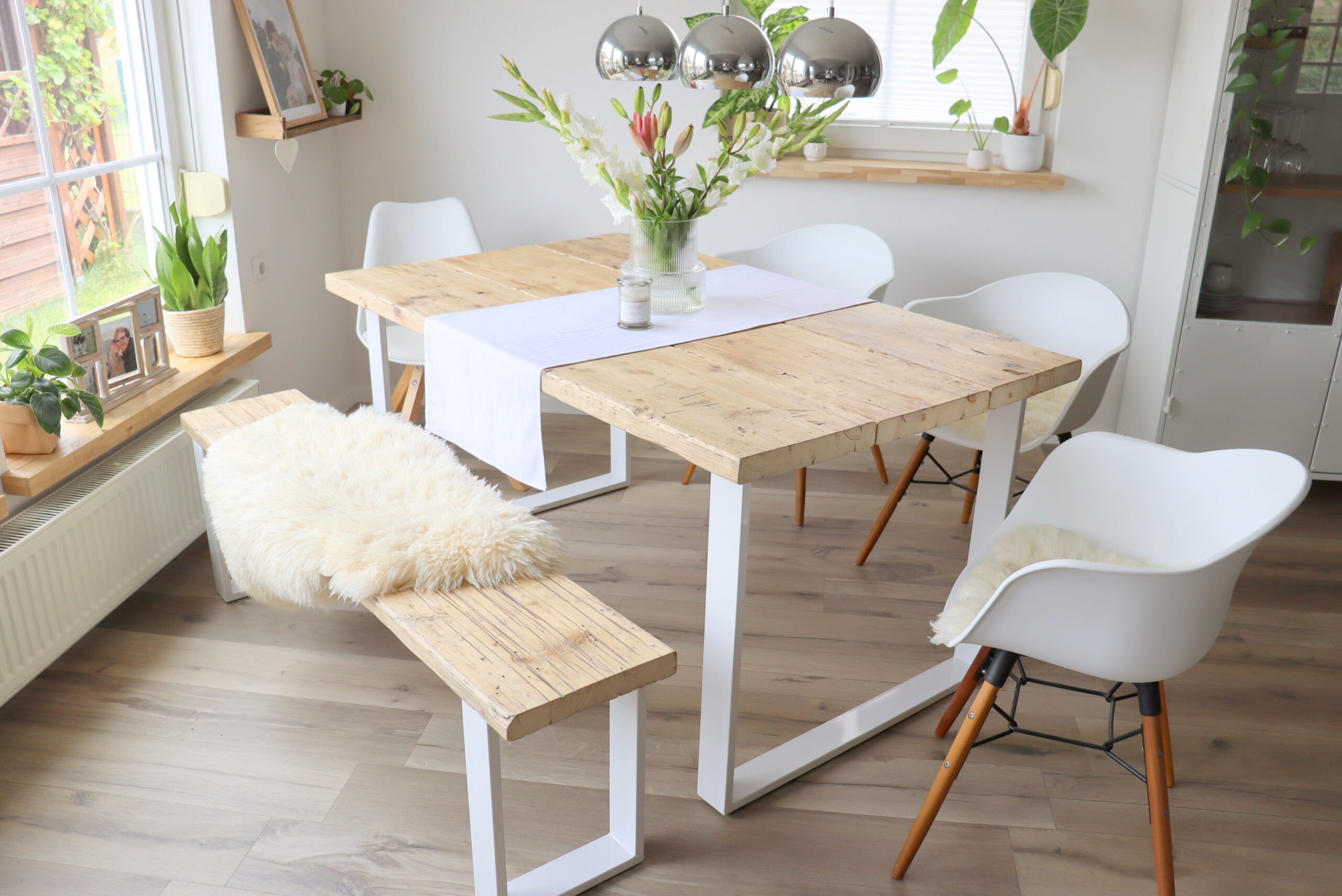 DIY - selbstgemachter Tisch aus alten Gerüstbohlen einfach selber bauen