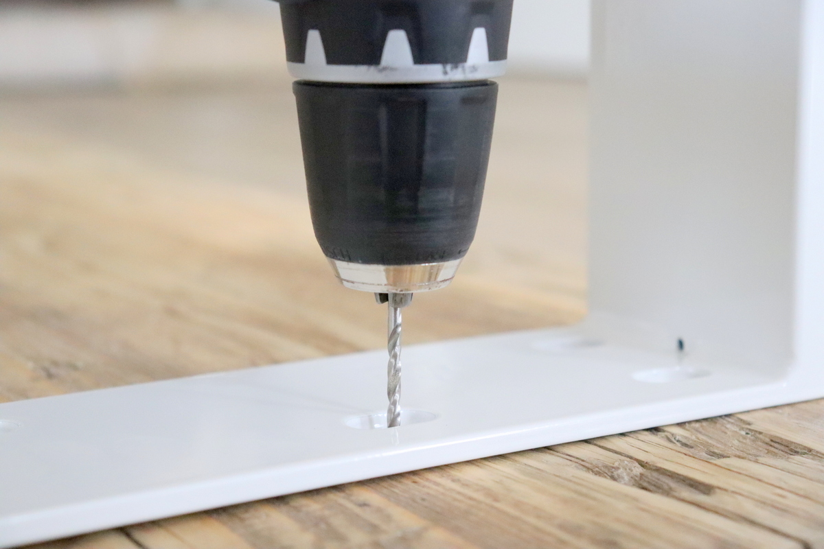 DIY - selbstgemachter Tisch aus alten Gerüstbohlen einfach selber bauen