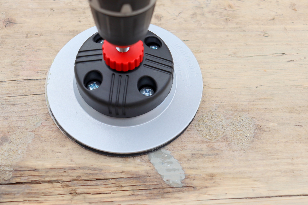 DIY - selbstgemachter Tisch aus alten Gerüstbohlen einfach selber bauen