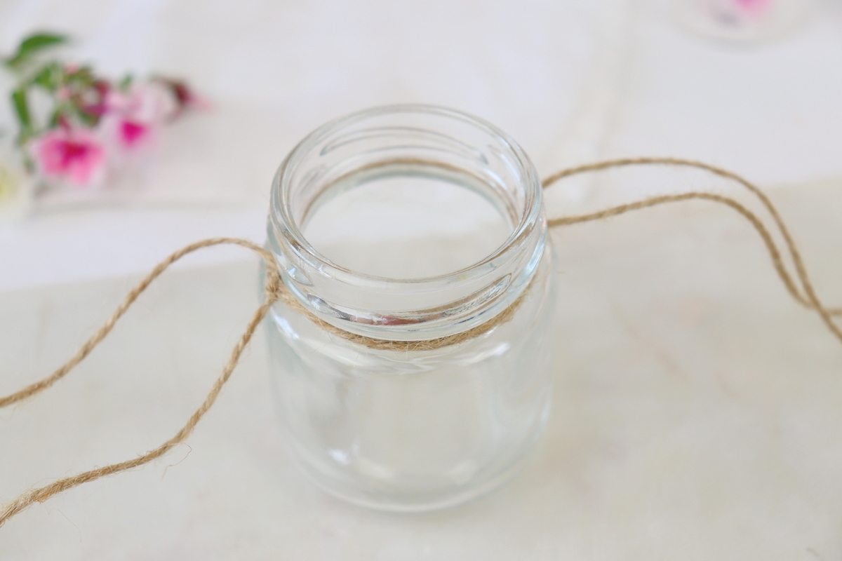 DIY - selbstgemachte Vase aus Klötzchen mit Einmachglas