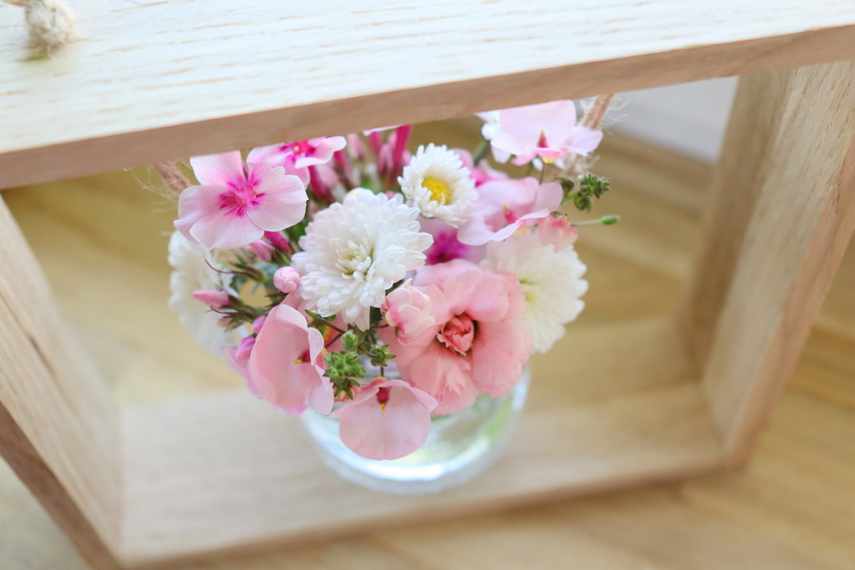 DIY - selbstgemachte Vase aus Klötzchen mit Einmachglas