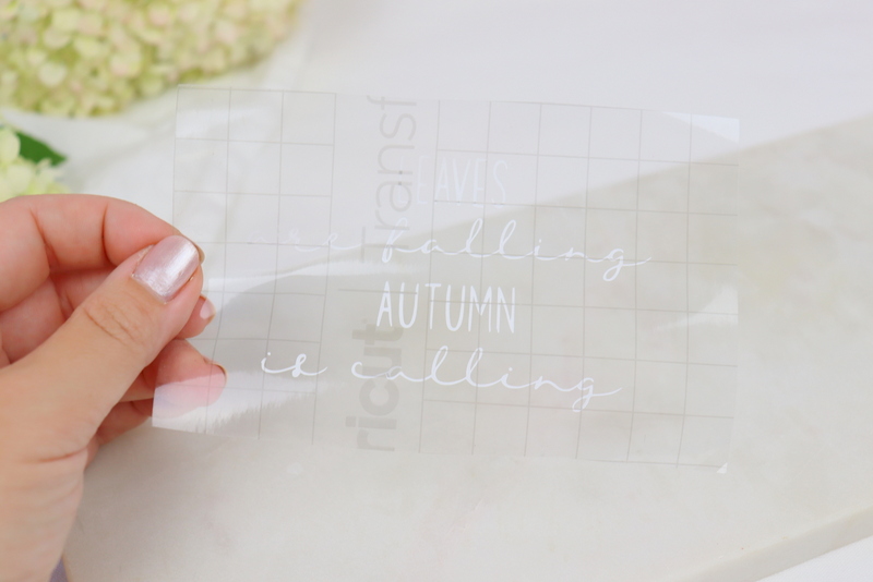 DIY Anleitung - selbstgemachte, herbstliche Schilder aus Klötzchen mit Plotter-Herbstmotiven 