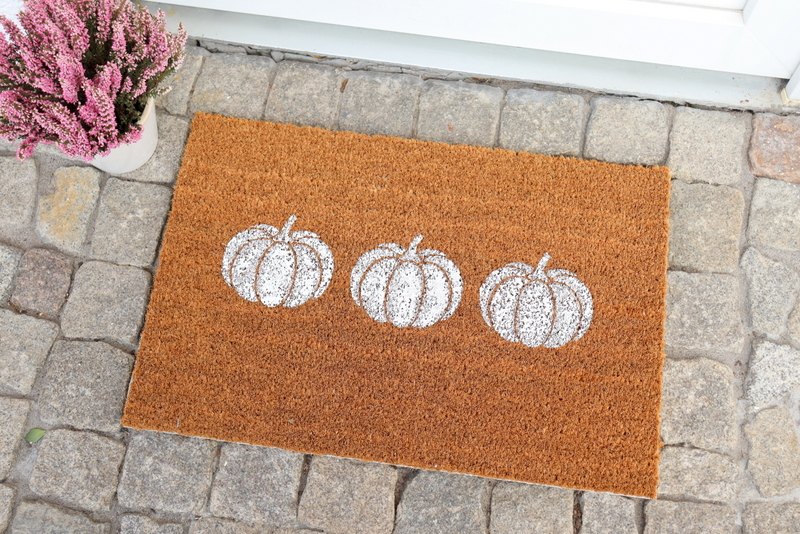 DIY Anleitung und Ikea Hack - selbstgemachte, herbstliche Fußmatte mit der Ikea Trampa Kokosmatte