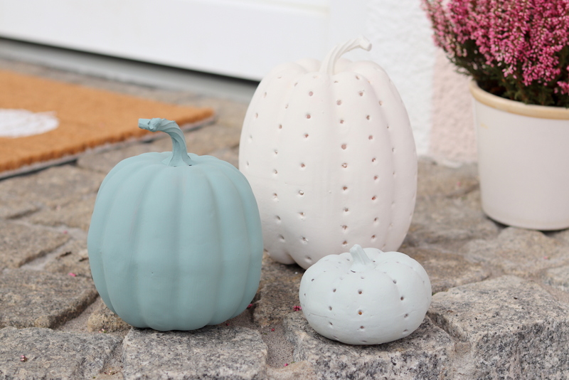 DIY Kürbisse selber schnitzen als Kürbis Laternen und bemalen