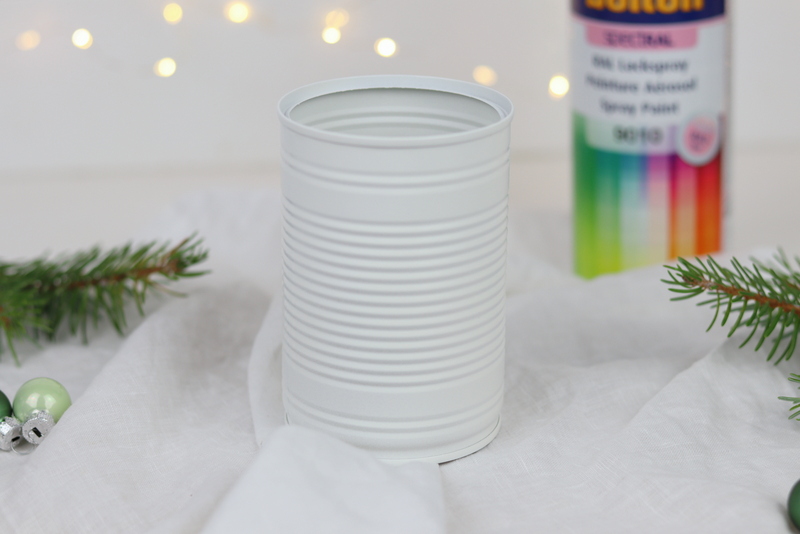 DIY - selbstgemachter Adventskranz aus Dosen / Konservendosen mit Tannengrün und Stabkerzen