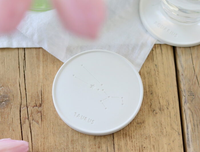 DIY Anleitung - Untersetzer Sternzeichen aus Raysin einfach selber machen