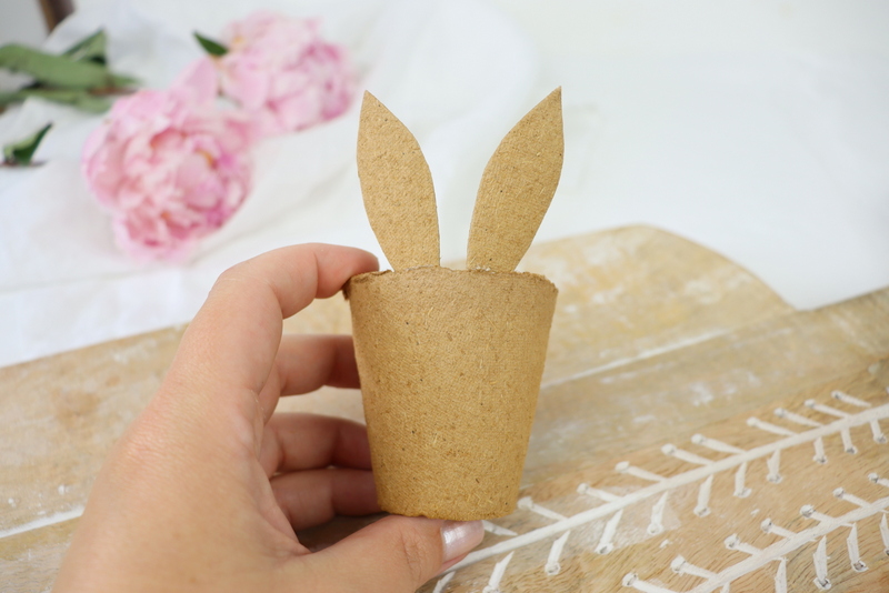 DIY Anleitung - Osterkorb mit Hasenohren aus Anzuchttöpfchen einfach selber machen