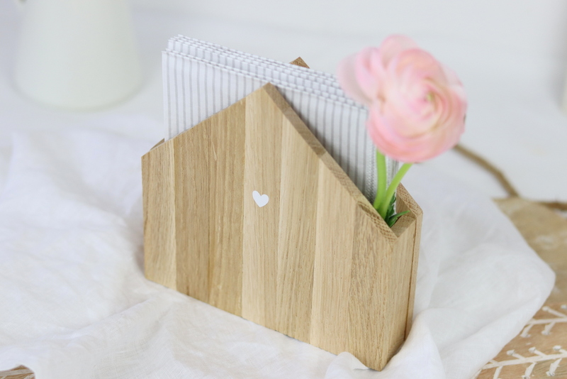DIY Anleitung - Serviettenhalter Klötzchen Haus einfach selber machen