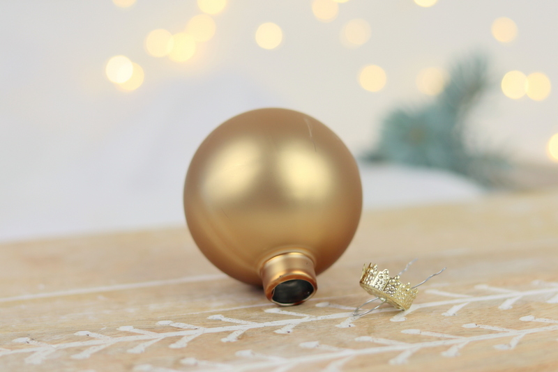 DIY Upcycling - Kerzenhalter aus Christbaumkugeln einfach selber machen