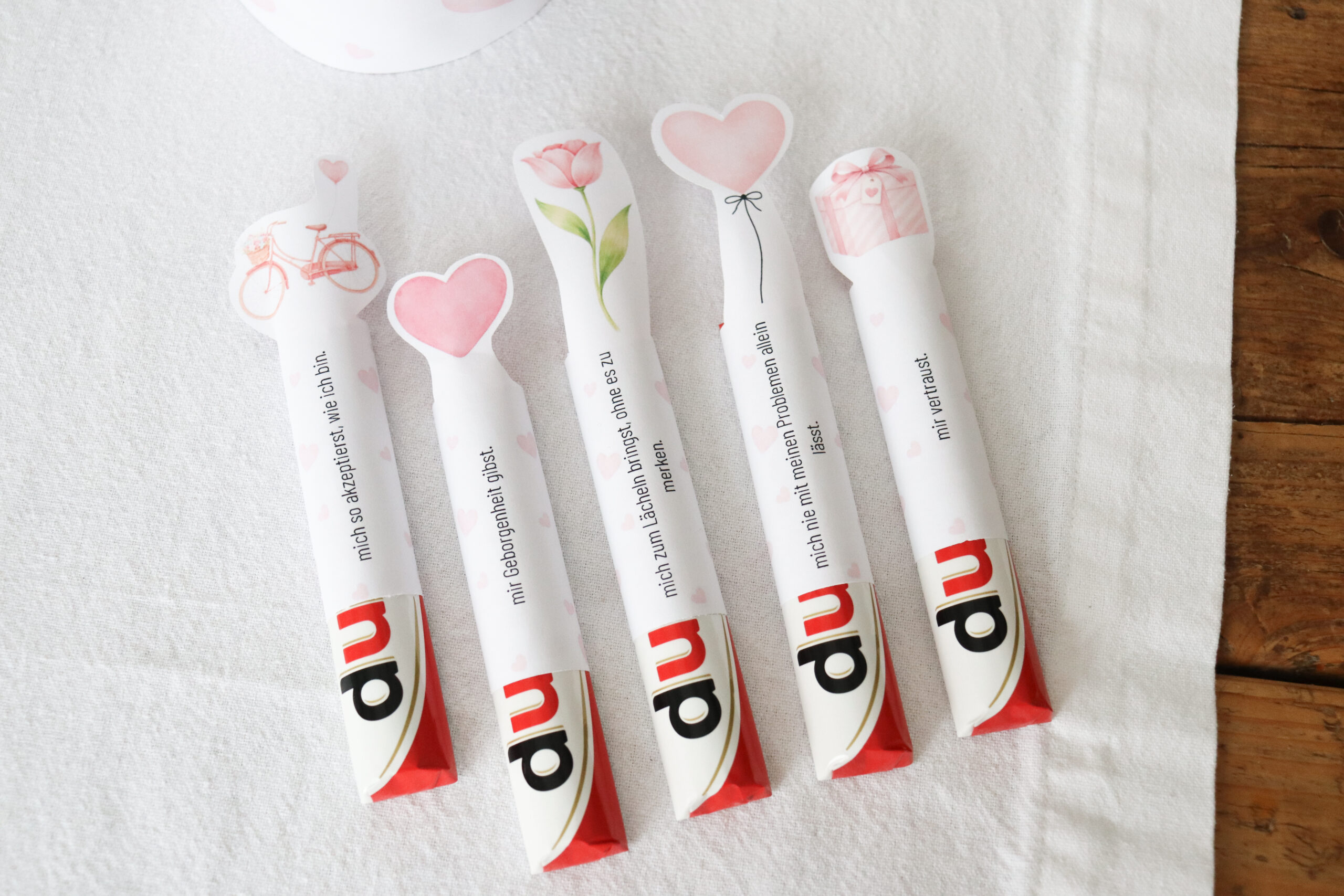 Duplo Geschenkverpackung basteln – liebevolle DIY Geschenkidee mit Vorlage