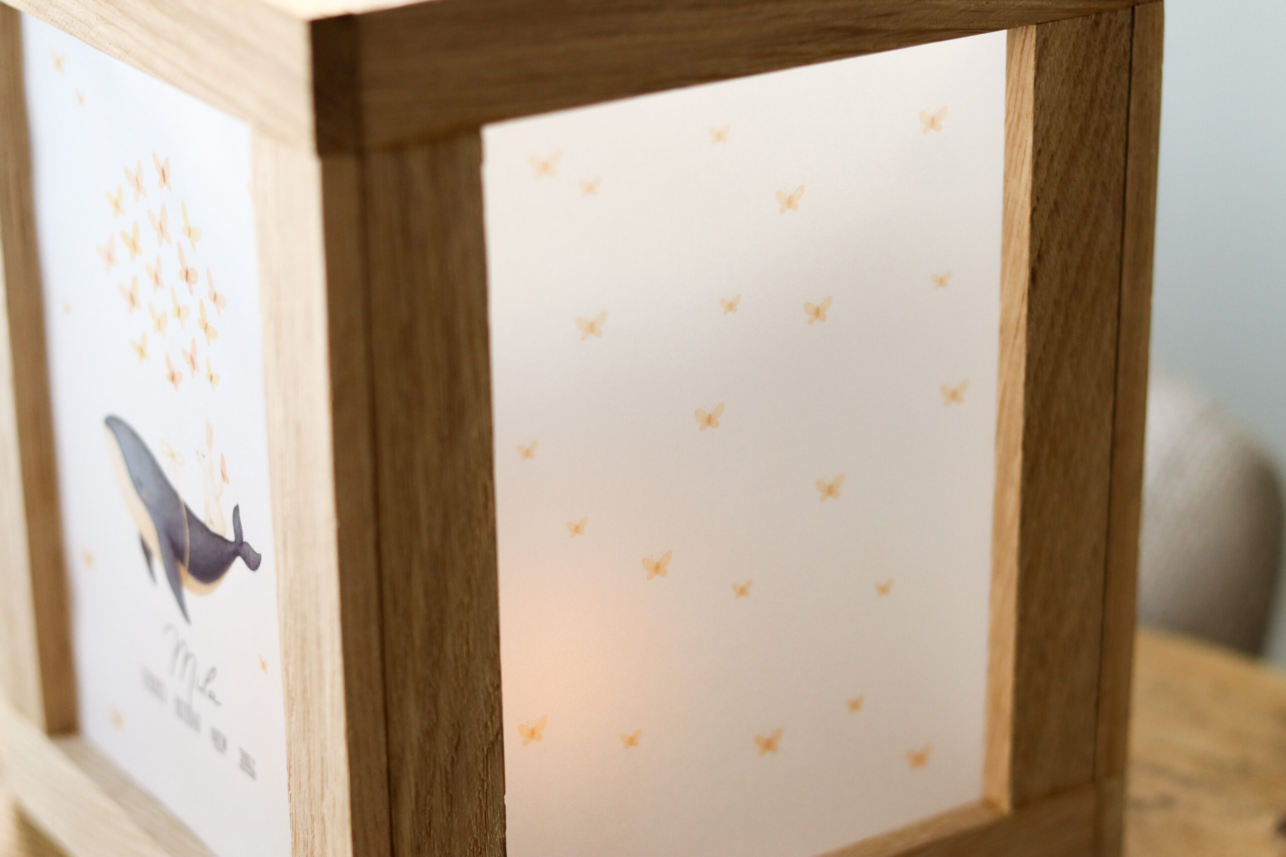 Klötzchen Laterne zur Geburt basteln – süße DIY-Deko mit Herz